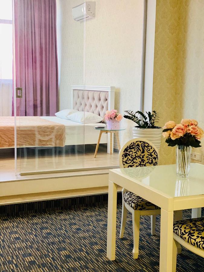 Arkpalmira Hotel Oldenburg Bagian luar foto
