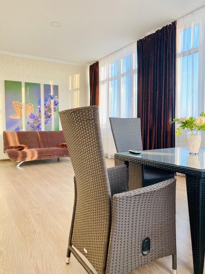 Arkpalmira Hotel Oldenburg Bagian luar foto