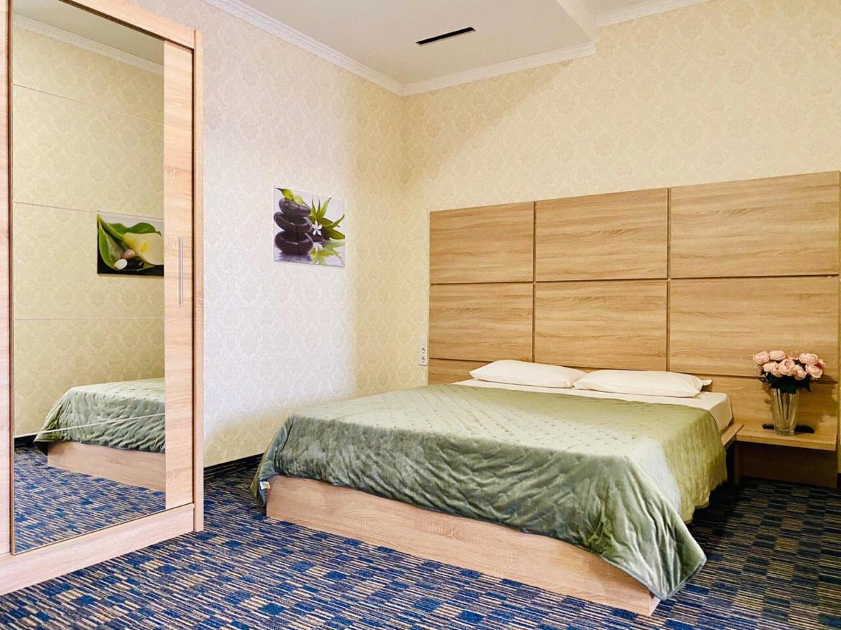 Arkpalmira Hotel Oldenburg Bagian luar foto