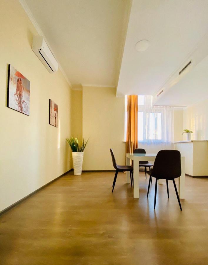 Arkpalmira Hotel Oldenburg Bagian luar foto