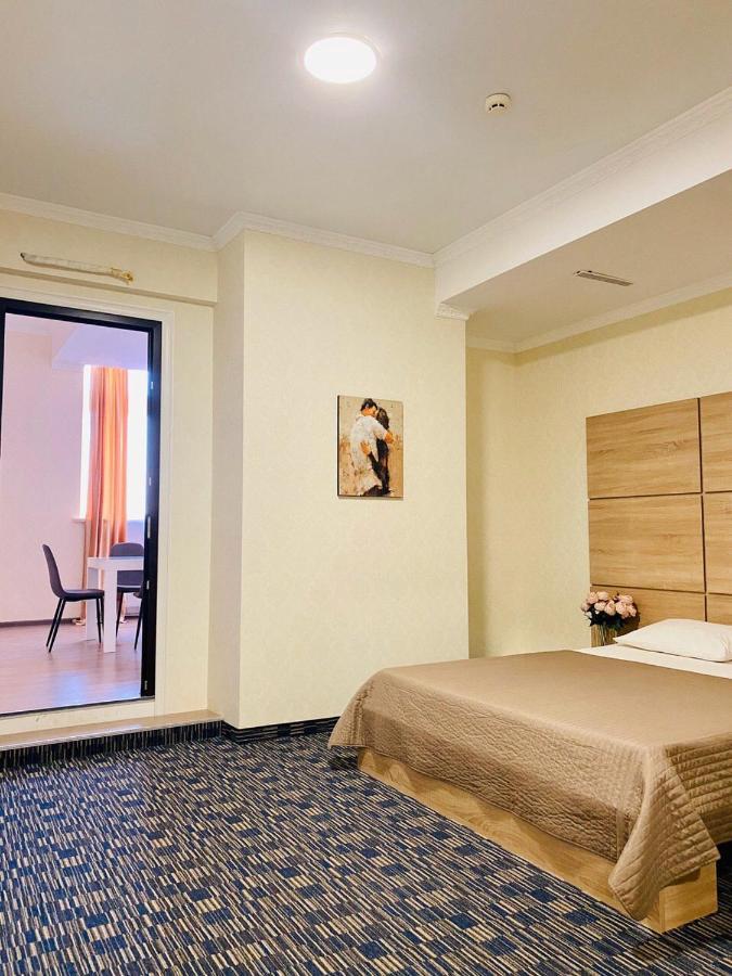 Arkpalmira Hotel Oldenburg Bagian luar foto