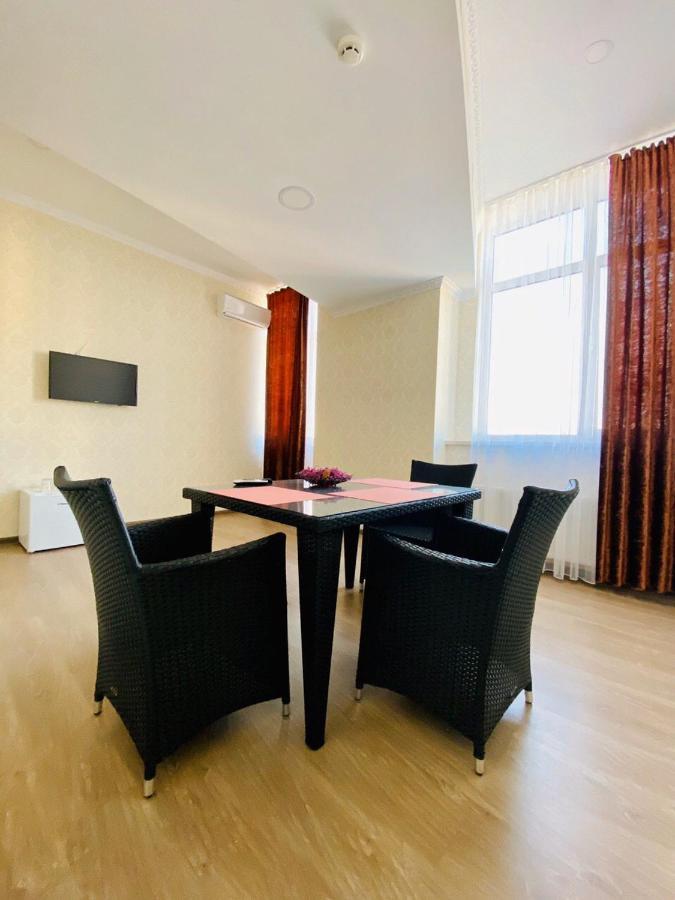Arkpalmira Hotel Oldenburg Bagian luar foto